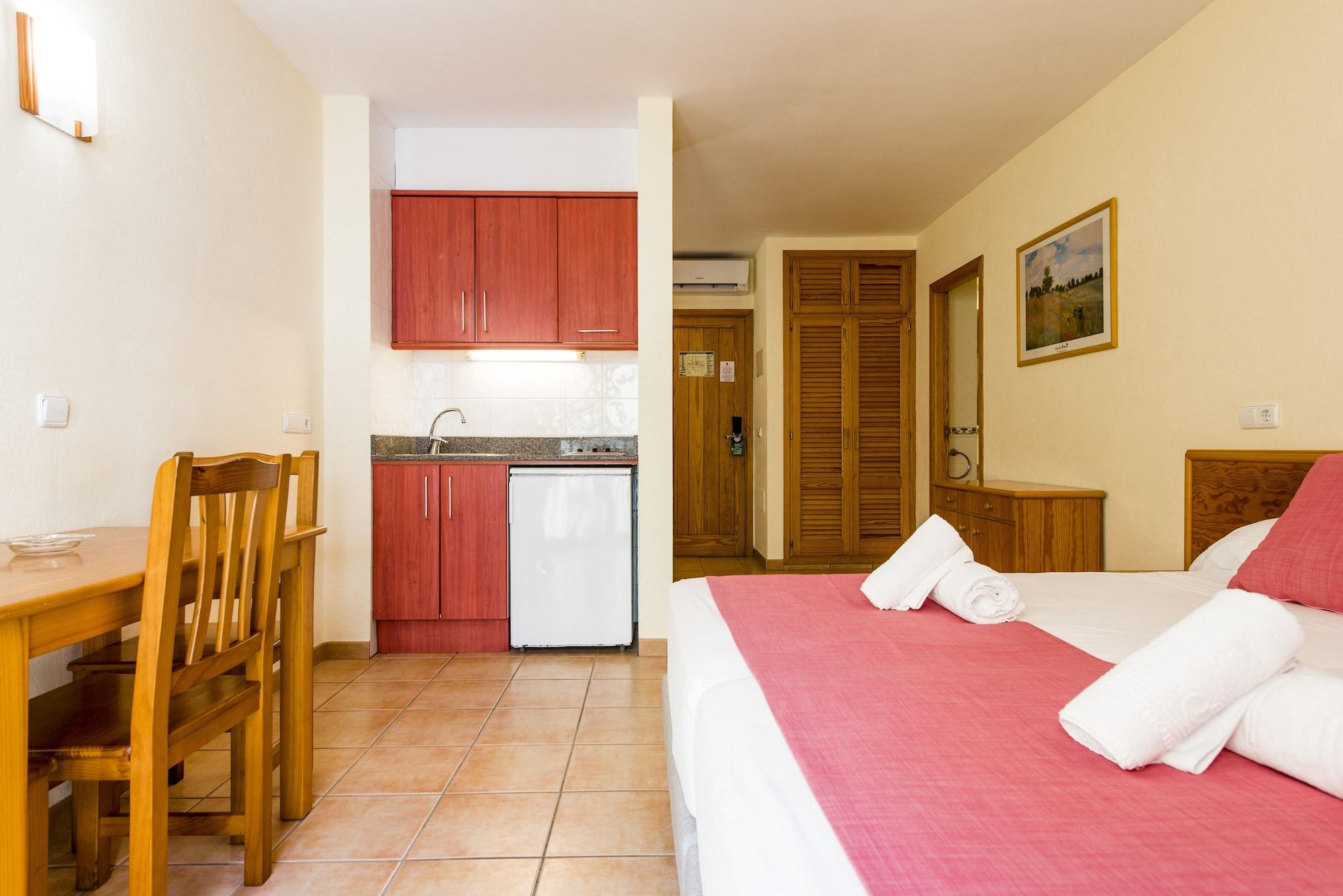 Apartamentos Casa Maria San Antonio  Eksteriør bilde